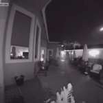 Cámara de vigilancia capta el asombroso momento en que un meteorito se desintegra cerca de unas casas de Tampa