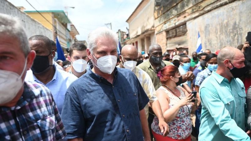 Protestas en Cuba: el presidente Díaz Canel convoca a sus seguidores a salir a las calles ante la masiva protesta que pide cambios políticos en la isla