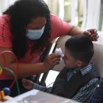 Inician activación de implantes cocleares para personas con discapacidad auditiva