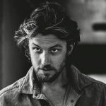Adam Demos: de albañil a actor y sex symbol en Netflix