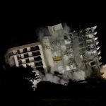 Derrumbe en Miami: el momento de la demolición controlada de lo que quedaba en pie del complejo Champain Towers SouthDerrumbe en Miami: las imágenes del derribo de los restos del complejo Champlain Towers South que colapsó en Surfside