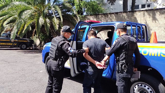 Capturan a custodio por herir a dos compañeros en una chicharronería
