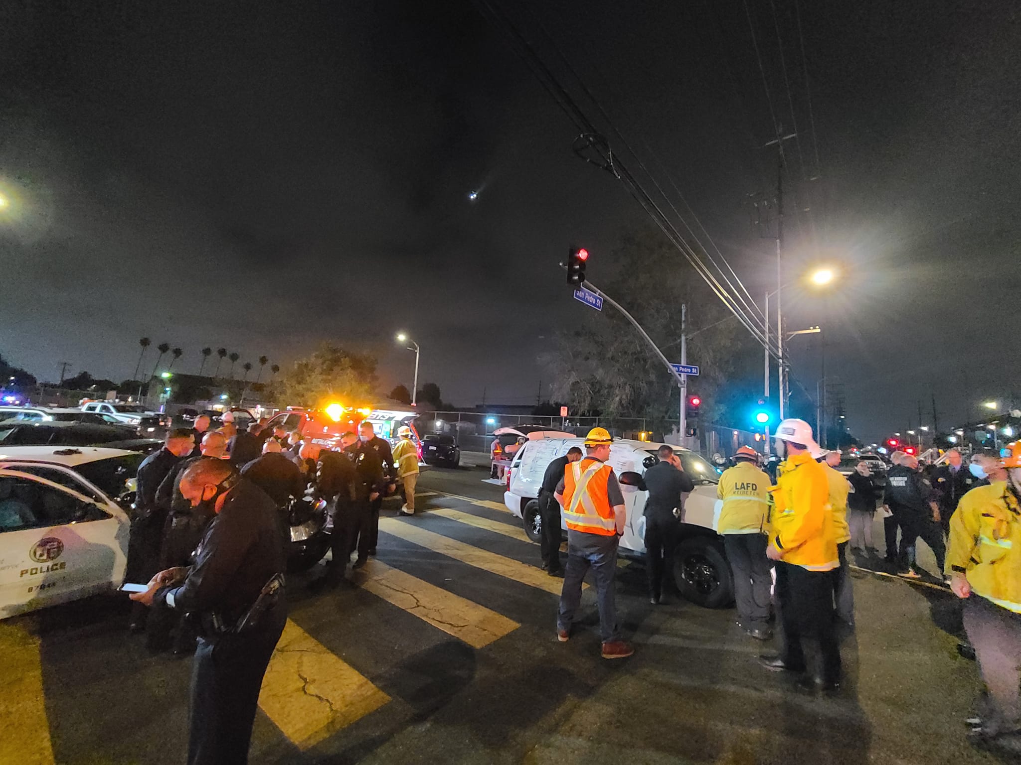 VIDEO: explosión “controlada” del escuadrón antibombas de Los Ángeles sale mal y deja 17 heridos