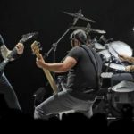 Entérese de los insólitos nombres que una madre fan del heavy metal ha puesto a sus tres hijos