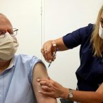 Israel aplica tercera dosis de Pfizer para mayores de 60 años y busca reforzar protección ante variante delta del covid-19
