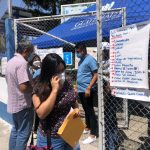Desinformación ralentiza vacunación de personal de primera línea y adultos mayores