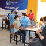 Personas de 40 años ya se vacunan contra el covid-19 en Chimaltenango, mientras que en la capital se atiende de 50 en adelante