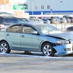 Video: Joven conduce ebria, se graba sin manos al volante, provoca accidente y se da a la fuga