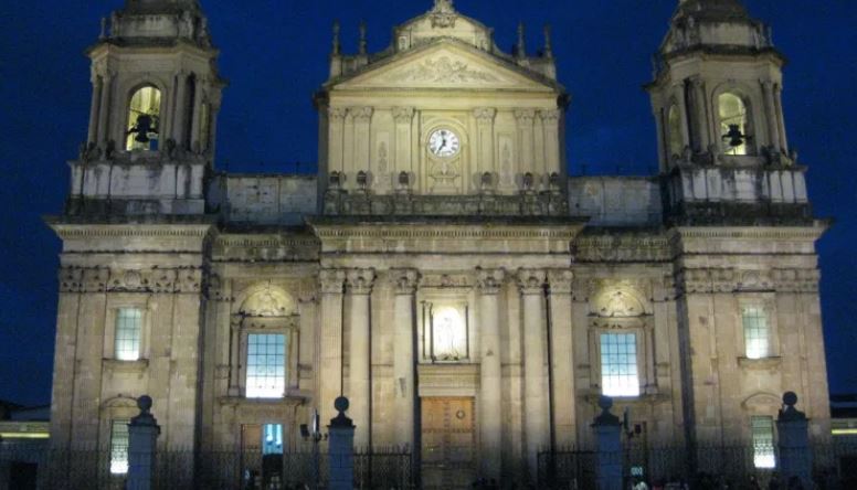 El papa nombra a un español y un guatemalteco como nuevos obispos de Santa Rosa y Sololá-Chimaltenango