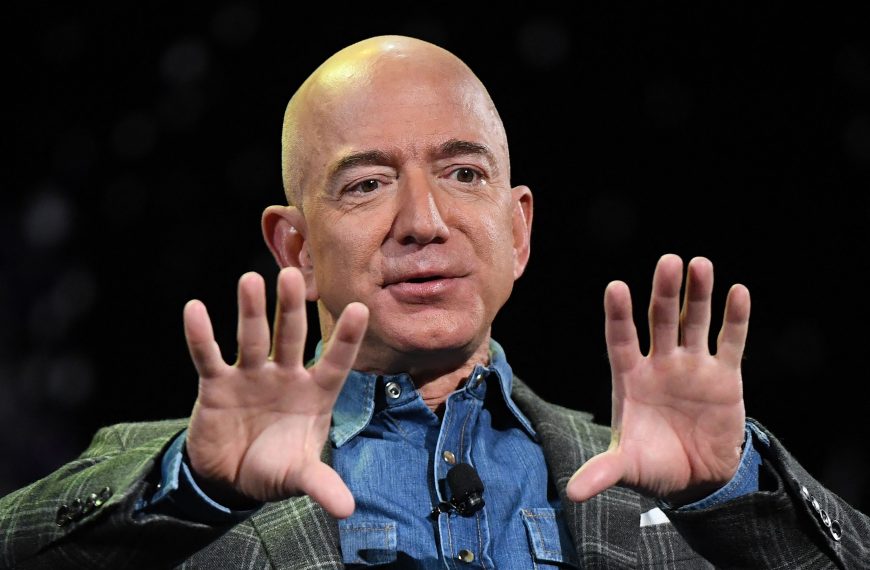 Revelan cómo se hizo rico Jeff Bezos al ser CEO de Amazon