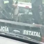 En Video: Grupo criminal ataca a balazos a policías en México