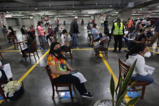Habilitan centros de vacunación contra covid-19 en Miraflores, Oakland Mall,&hellip;