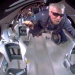 Virgin Galactic: cómo fue el viaje del multimillonario Richard Branson a las puertas del espacio a bordo de su propia nave