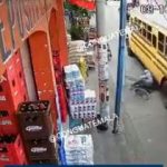 Video: el impactante momento en el que hombre muere arrollado por un bus