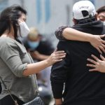 Llanto y angustia se apoderan de guatemaltecos al saber que un pariente murió por covid-19 en el Parque de la Industria