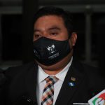 “A mí me las regalaron”, responde el Presidente del Congreso sobre mascarillas con su nombre