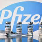 Expertos debaten sobre una tercera dosis de la vacuna de Pfizer para estadounidenses