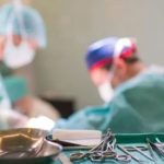 Dos pacientes mueren luego de someterse a cirugías con un médico que habría estado borracho y drogado