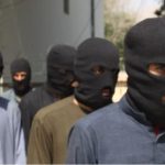 Afganistán: qué se sabe de ISIS-K, el grupo de Estado Islámico enemigo de los talibanes detrás de los ataques al aeropuerto de Kabul