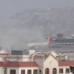 En video: las impactantes imágenes del doble atentado sangriento en las afueras del aeropuerto de Kabul