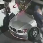 Video escalofriante muestra el momento en que ejecutan a una mujer y su agresora se fue “tranquila” en su vehículo