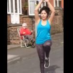 “Contaré la historia de una famosa persona”: mexicana pone a bailar “La Chona” a sus vecinos en Reino Unido y se hace viral