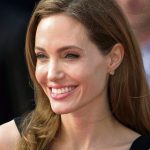 Angelina Jolie se estrena en Instagram con la denuncia de una niña afgana