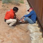 Hallan a migrante guatemalteco que cayó del muro de EE. UU. y llevaba tres días lesionado