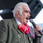 “Está débil pero despierto mientras recibe tratamiento médico”: Familia de Vicente Fernández revela estado de salud del cantante mexicano
