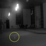 Graban ‘escalofriante’ avistamiento paranormal en visita a prisión de Reino Unido