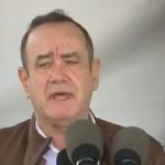 “Les va a seguir funcionando”: la frase de Giammattei al referirse al viagra e infertilidad en actividad con adultos mayores