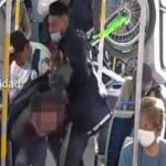 Video: pasajeros se arman de valor y atrapan a sujeto que robó una mochila en un tren