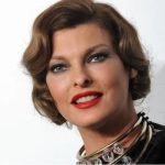 La supermodelo Linda Evangelista dice que un procedimiento cosmético la dejó “deformada”