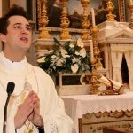 Sacerdote se pagaba las drogas, y otros vicios, con el dinero de las ofrendas y termina en prisión