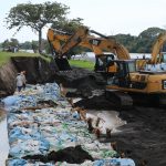 VIDEO | Unen esfuerzos para reparar boquete en la borda del río Achiguate