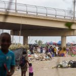 EE. UU. espera liberar a más migrantes haitianos que buscaron asilo