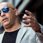 Vin Disel luce su “cuerpo de papá”: es sorprendido en la playa con un descuidado estado físico