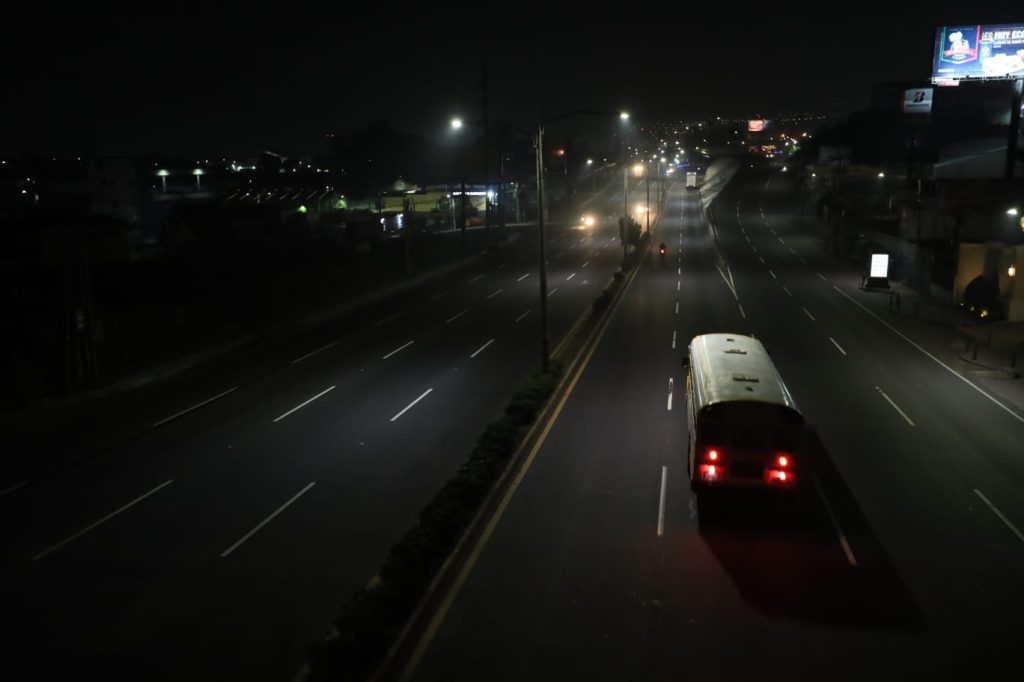 Calles de la ciudad de Guatemala durante el toque de queda de este sábado 4 de septiembre. Foto: Juan Diego González