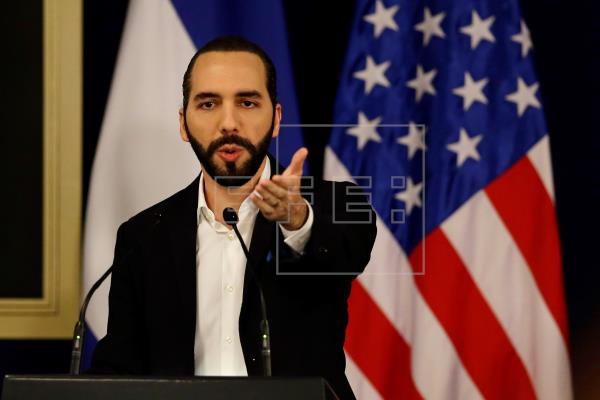 Nayib Bukele escribe en su biografía de Twitter: “Dictador de El Salvador”