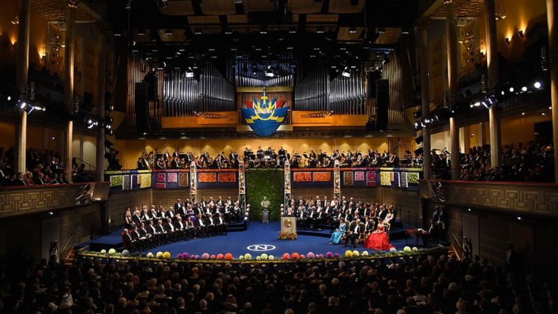 Los premios Nobel de Química, Fìsica, Medicina, Literatura y Economía se entregan en Estocolmo en la primera semana de diciembre.