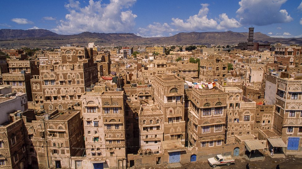 Las maravillas arquitectónicas del milenario Manhattan del desierto