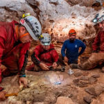 El extraordinario hallazgo de una canoa milenaria durante las obras del Tren Maya en México