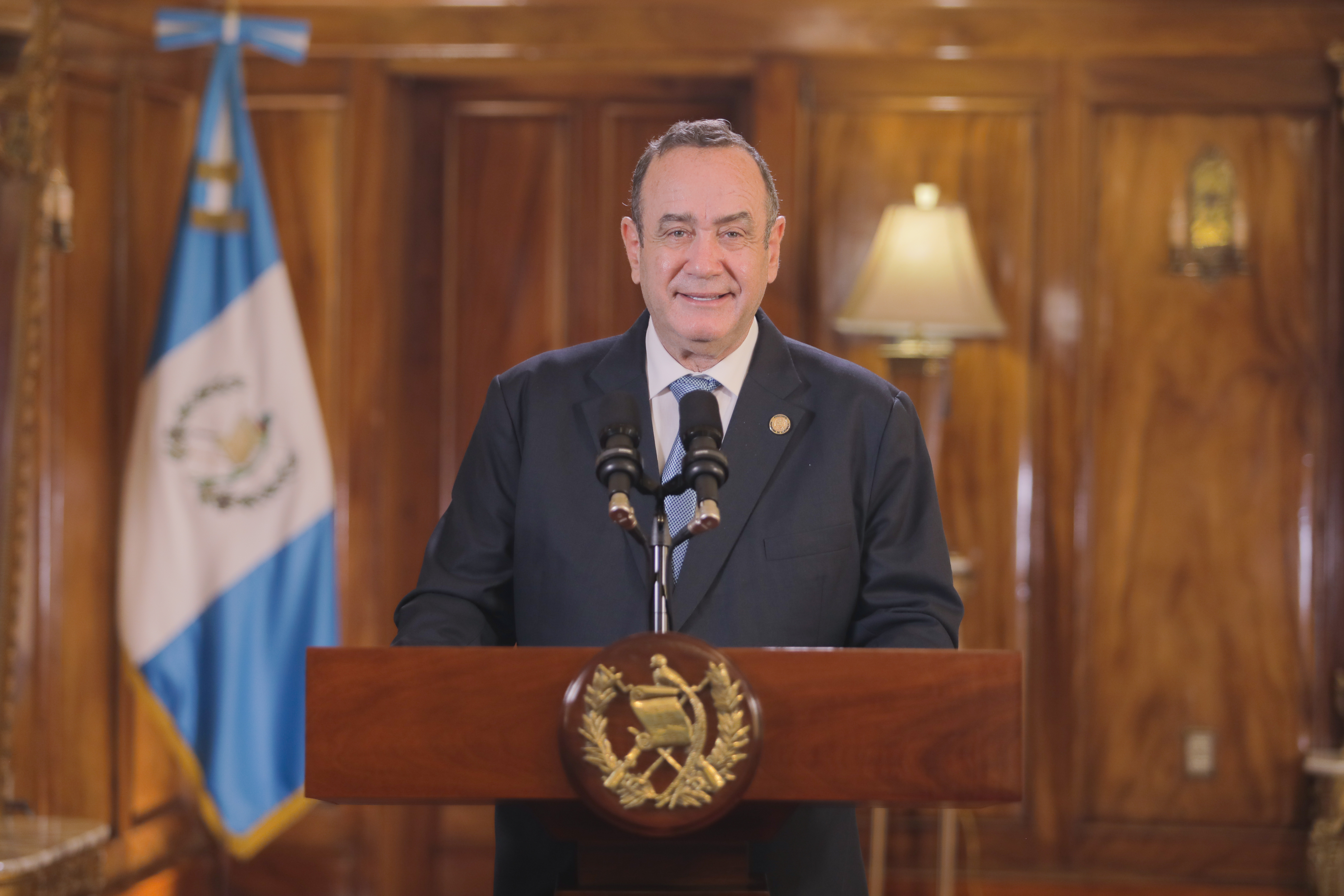 Presidente Giammattei prevé una cuarta ola de covid-19 y critica a quienes no quieren vacunarse
