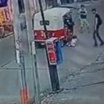 Video: el impactante momento en que niña es arrollada por mototaxi al cruzar la calle