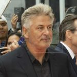 Alec Baldwin fue avisado por producción de que la pistola que utilizaría no tenía balas