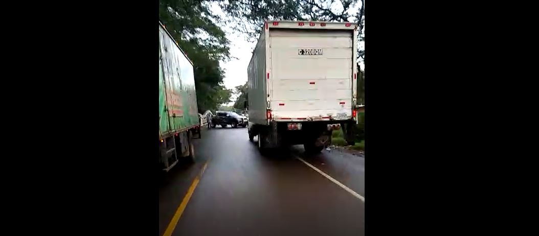 Paso a San Cristóbal Frontera, Jutiapa, es bloqueado por mal estado de carretera