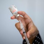 Se retrasa aprobación de EE.UU. para vacunas de Moderna en adolescentes