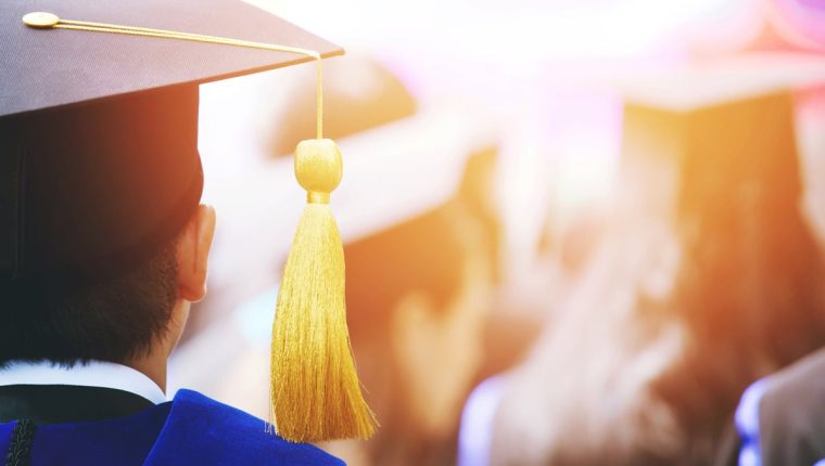 Mineduc prohíbe que clausuras y actos de graduación sean presenciales por la pandemia