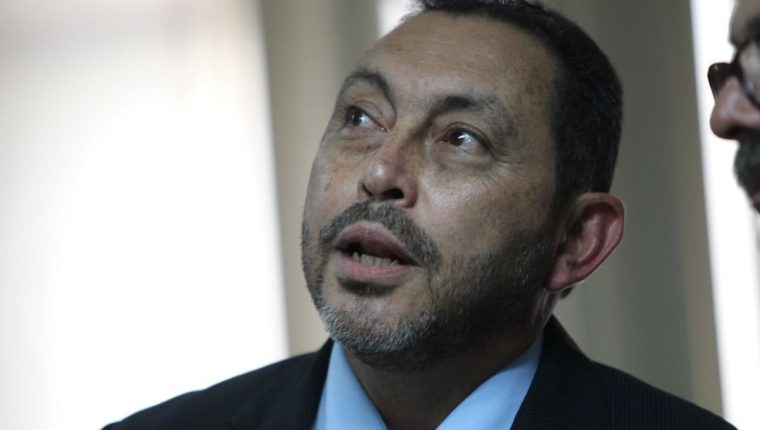 Juzgado decreta medida cautelar sobre 30 mil dólares relacionados con exministro de Gobernación, Mauricio López Bonilla