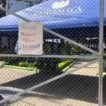 “Agotada vacuna Moderna”: rótulos anuncian escasez de dosis en el área metropolitana